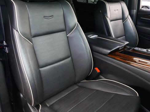 Used 2023 Cadillac Escalade Premium Luxury RWD image 19