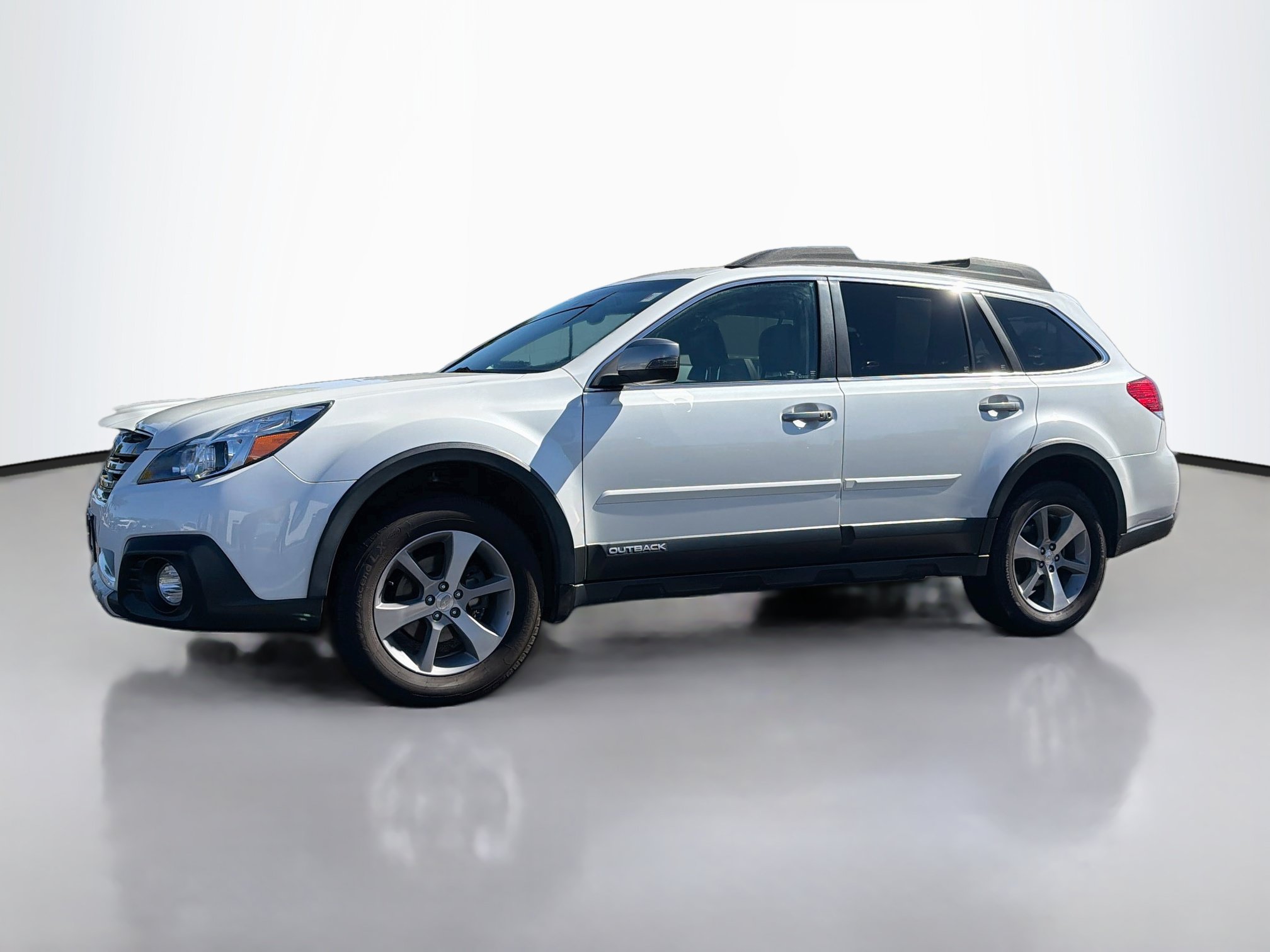 Used 2014 Subaru Outback 2.5i Limited AWD/4WD image 3