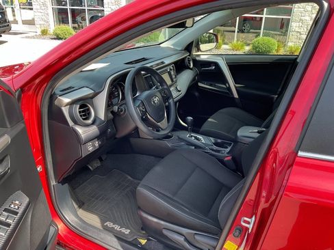 Used 2015 Toyota RAV4 XLE AWD/4WD image 14