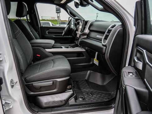 New 2026 RAM 3500 Big Horn AWD/4WD image 17