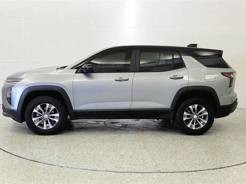 Used 2026 Chevrolet Equinox LT FWD image 4