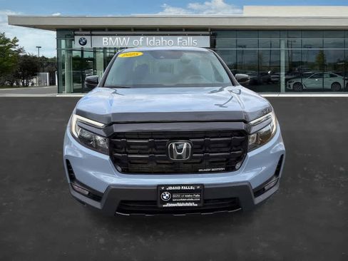 Used 2025 Honda Ridgeline Black Edition image 3