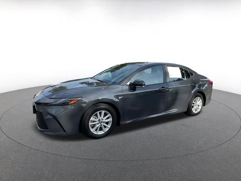 Used 2025 Toyota Camry LE image 8