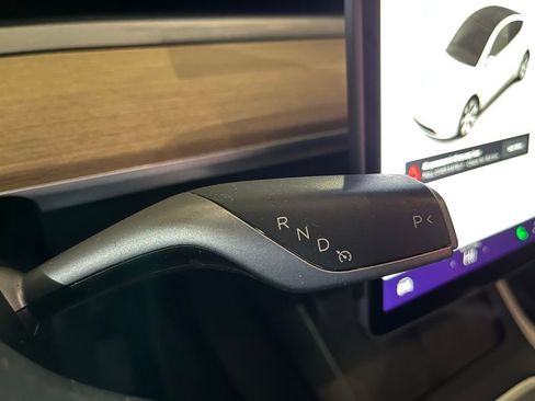 Used 2022 Tesla Model Y Long Range image 42