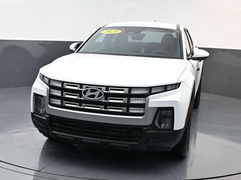 Certified 2025 Hyundai Santa Cruz SE image 8