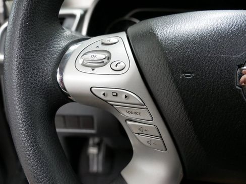 Used 2017 Nissan Murano S image 24