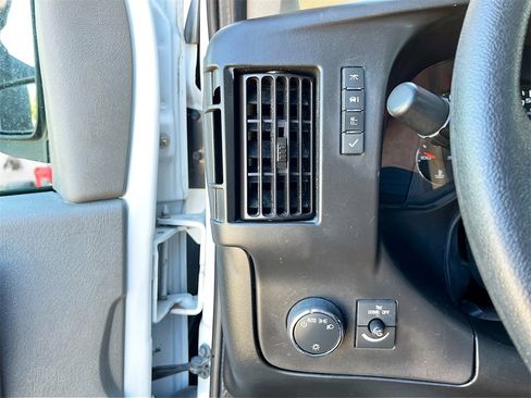 Used 2022 Chevrolet Express 2500 w/ Driver Convenience Package image 10