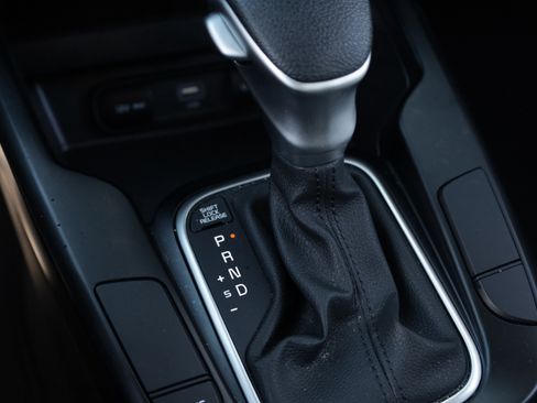 Used 2025 Kia Soul LX FWD image 9