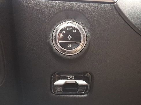 Used 2025 Mercedes-Benz C 300 4MATIC Sedan image 28