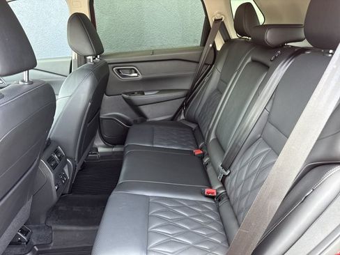 Certified 2026 Nissan Rogue Platinum w/ Platinum Premium Package AWD/4WD image 6