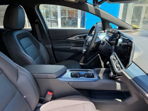 Used 2025 Chevrolet Equinox EV LT w/ Convenience Package AWD/4WD image 37