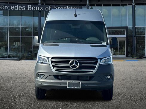 New 2025 Mercedes-Benz Sprinter 2500 image 9
