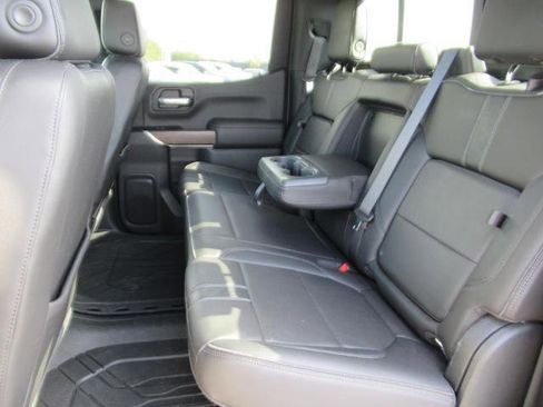 Used 2019 Chevrolet Silverado 1500 High Country w/ Technology Package image 33