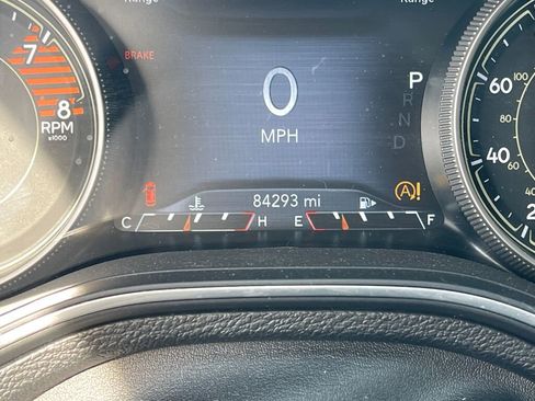 Used 2021 Jeep Cherokee Latitude Lux w/ Comfort/Convenience Group image 3