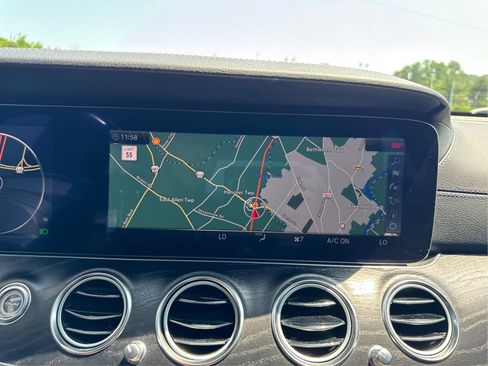 Used 2018 Mercedes-Benz E 300 4MATIC image 28