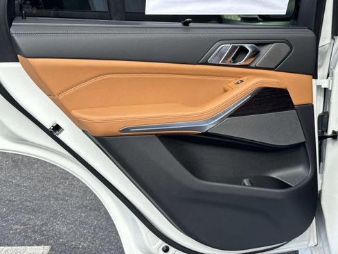 New 2026 BMW X5 sDrive40i image 13