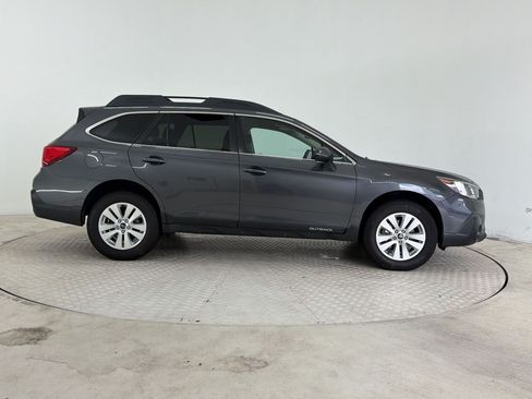 Used 2018 Subaru Outback 2.5i Premium AWD/4WD image 8