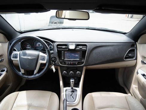 Used 2012 Chrysler 200 Limited FWD image 22