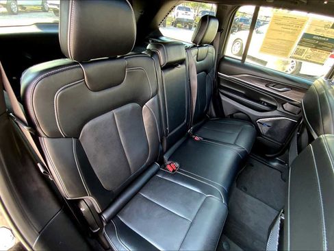 Used 2022 Jeep Grand Cherokee Overland image 31