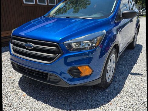 Used 2018 Ford Escape S FWD image 3