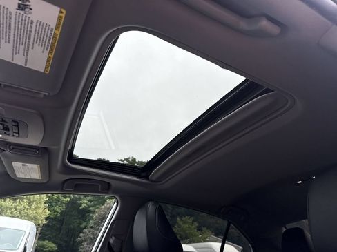 Used 2019 Toyota Camry SE FWD image 21