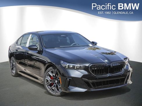 New 2027 BMW 550e xDrive AWD/4WD image 1