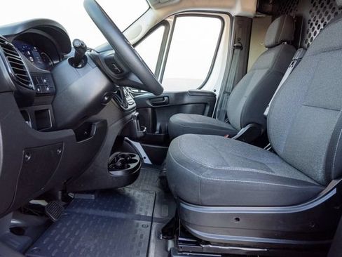 Used 2025 RAM ProMaster 2500 w/ U-Haul Equipment Group FWD image 8