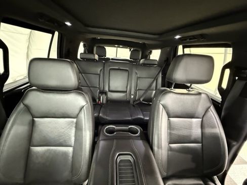 Used 2022 Chevrolet Tahoe Z71 w/ Luxury Package image 31