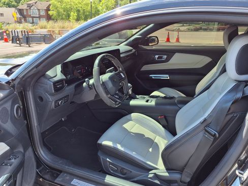 Used 2024 Ford Mustang GT Premium RWD image 22