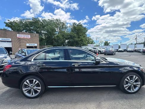 Used 2018 Mercedes-Benz C 300 4MATIC Sedan image 4