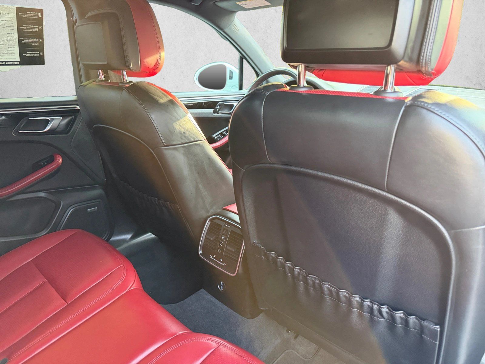 Used 2022 Porsche Macan S AWD/4WD image 26