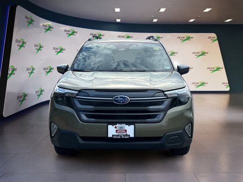 Certified 2025 Subaru Forester Premium image 2