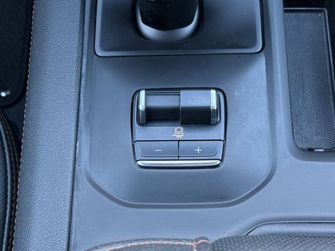 Used 2022 GMC Sierra 1500 AT4 w/ AT4 Preferred Package image 28