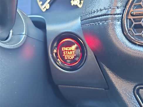 Certified 2025 Honda HR-V LX image 18