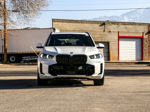 New 2026 BMW X5 xDrive50e w/ M Sport Package image 7
