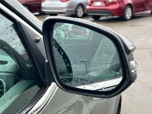 Used 2014 Toyota Highlander Limited image 13