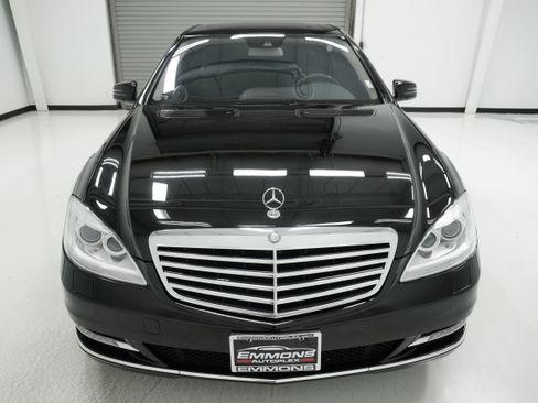 Used 2011 Mercedes-Benz S 550 image 2
