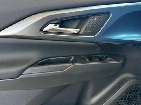 New 2026 Chevrolet Equinox EV LT image 11