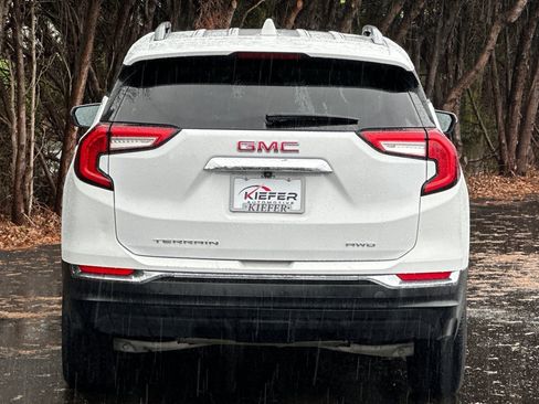 Used 2024 GMC Terrain SLT image 5