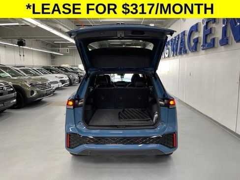 Used 2026 Volkswagen Tiguan SE R-Line AWD/4WD image 9