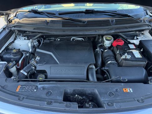 Used 2017 Ford Explorer Platinum image 19