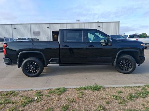 Used 2026 Chevrolet Silverado 2500 High Country w/ Midnight Edition AWD/4WD image 6