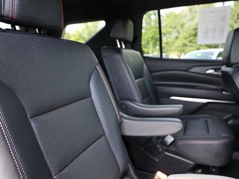 Used 2024 Chevrolet Traverse Z71 image 28