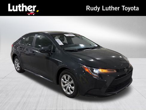 Used 2025 Toyota Corolla LE FWD image 1