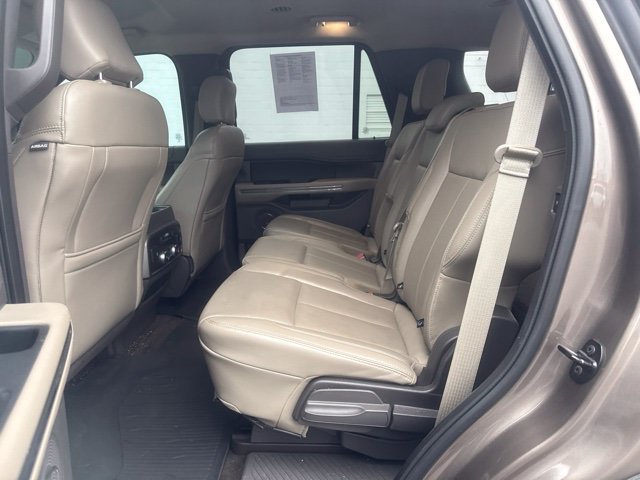 Used 2018 Ford Expedition XLT w/ Equipment Group 202A RWD image 10