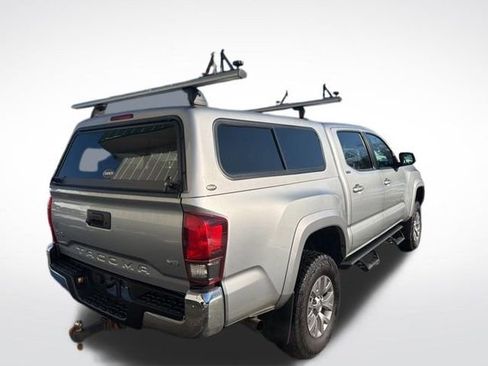 Used 2018 Toyota Tacoma SR5 image 5