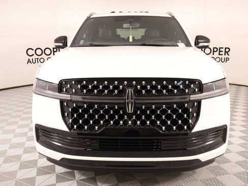 New 2026 Lincoln Navigator Black Label AWD/4WD image 10