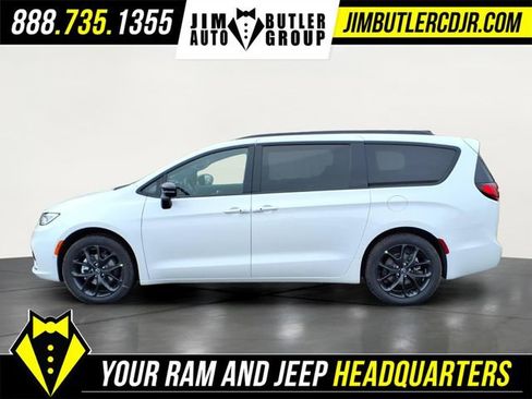 New 2026 Chrysler Pacifica Select image 2