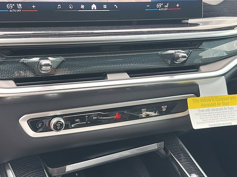 New 2026 BMW X5 xDrive40i w/ M Sport Package image 24