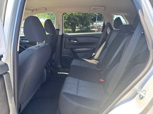 Used 2025 Nissan Rogue SV FWD image 14